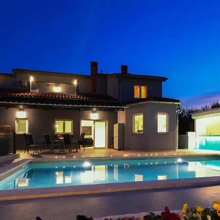 Lovely In With Sauna Dom wakacyjny *