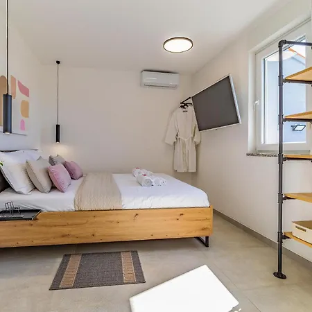 Dom wakacyjny Lovely In With Sauna Pula