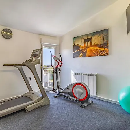 Dom wakacyjny Lovely In With Sauna