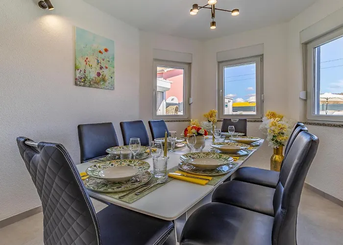 Tatil Evi Lovely In With Sauna Pula