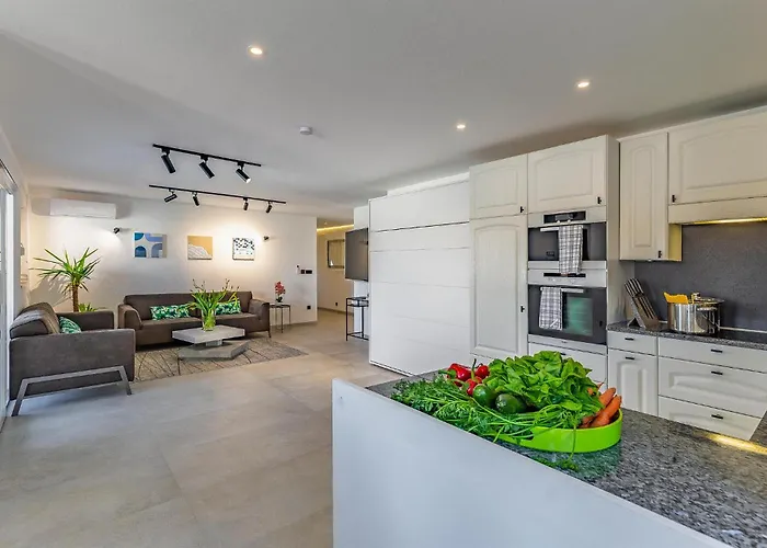 Lovely In With Sauna * Pula