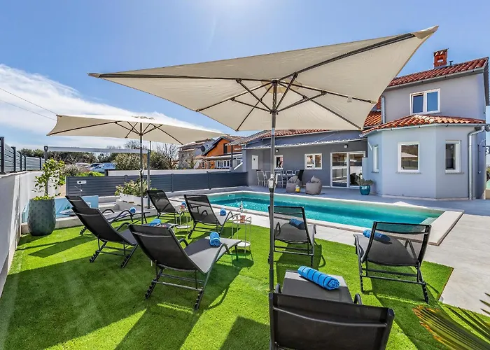 Tatil Evi Lovely In With Sauna