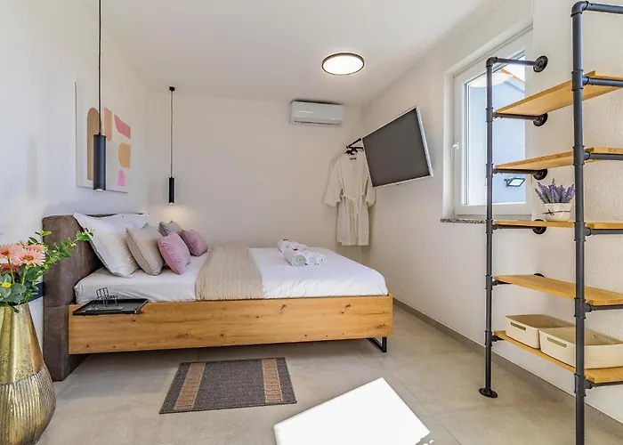 Casa de Férias Lovely In With Sauna Pula